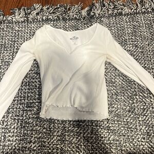 white hollister long sleeve top v neck shirt
